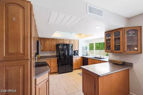 2465 W Crocus Dr, Phoenix, AZ 85023 photo 9