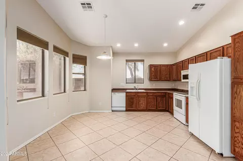 6641 E Roland St, Mesa, AZ 85215 photo 10