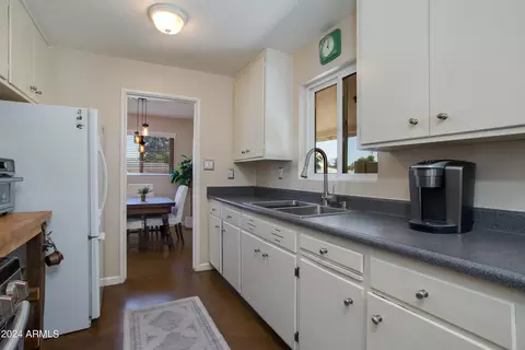506 E Butler Dr, Phoenix, AZ 85020 photo 9
