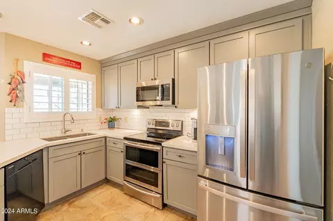 4353 E Sandia St, Phoenix, AZ 85044 photo 7
