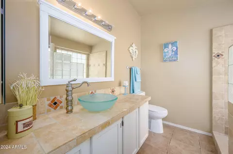 Bath - 1414 E Stanford Ave, Gilbert, AZ 85234 photo 1 of 4
