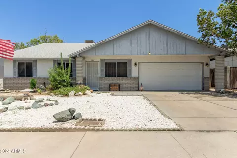 102 W Kerry Ln, Phoenix, AZ 85027