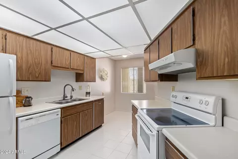 10931 W Coggins Dr, Sun City, AZ 85351
