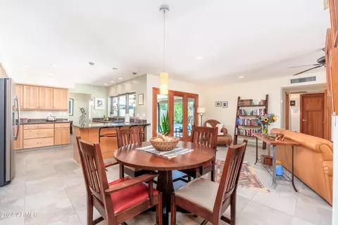 Dining - 6520 S Juniper St, Tempe, AZ 85283 photo 3 of 3