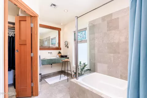 Bath - 6520 S Juniper St, Tempe, AZ 85283 photo 3 of 5