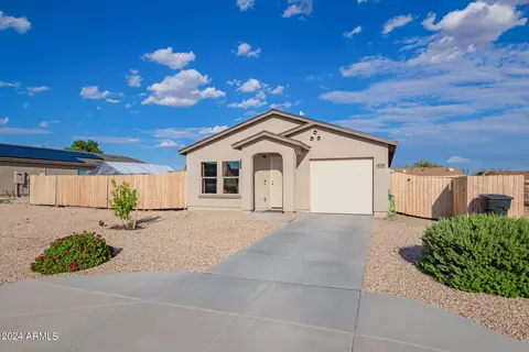 179 Arkin Cir, Morristown, AZ 85342