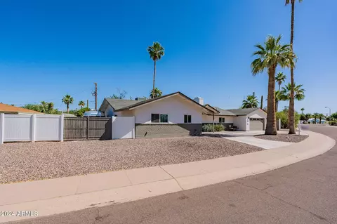 8220 E Mariposa Dr, Scottsdale, AZ 85251
