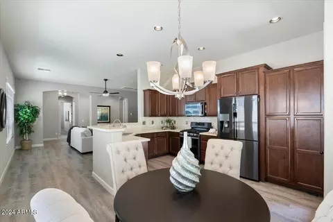 8726 E Indigo St, Mesa, AZ 85207