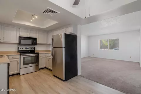 10411 N 11th Ave #40, Phoenix, AZ 85021 photo 4