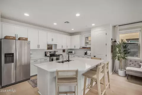 4648 E Tierra Buena Ln, Phoenix, AZ 85032 photo 9