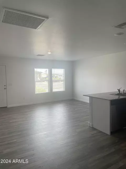459 Baskin Dr, Morristown, AZ 85342 photo 4