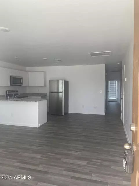 459 Baskin Dr, Morristown, AZ 85342 photo 2