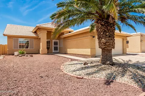 10525 E Navajo Pl, Sun Lakes, AZ 85248