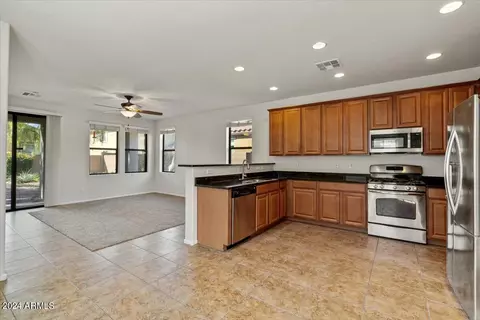 877 E Zesta Ln, Gilbert, AZ 85297 photo 5