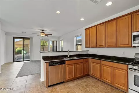 877 E Zesta Ln, Gilbert, AZ 85297 photo 7