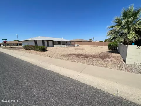 9829 W Hutton Dr W, Sun City, AZ 85351