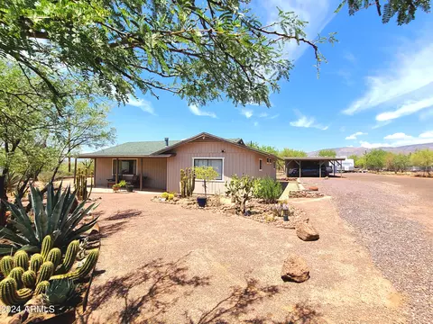 43839 N 18th St, New River, AZ 85087