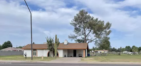 219 S Lindsay Rd, Gilbert, AZ 85296