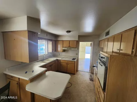 720 N 56th St, Mesa, AZ 85205 photo 9