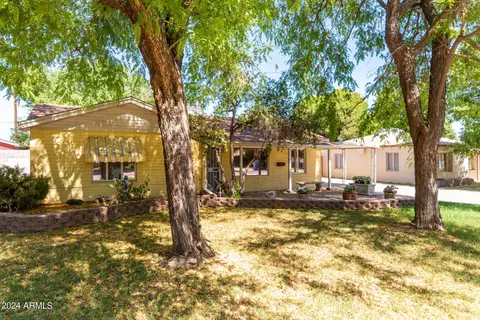 7043 N 26th Dr, Phoenix, AZ 85051