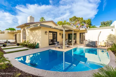 6 Echo Ln, Phoenix, AZ 85020