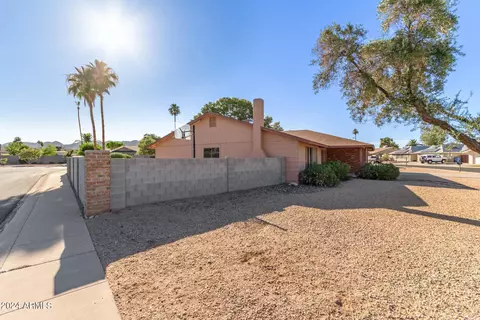 5155 E Tunder Dr, Phoenix, AZ 85044 photo 2