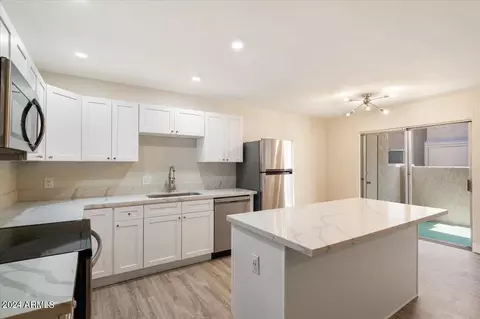 5525 E Thomas Rd #A6, Phoenix, AZ 85018 photo 4