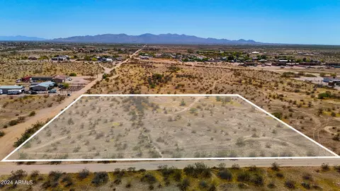 0 W Laura St Lot B 226 Acres -- #-, Wittmann, AZ 85361