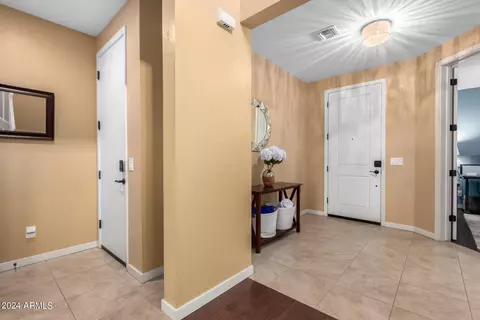Entry Way - 3008 E Sands Dr, Phoenix, AZ 85050 photo 1 of 4