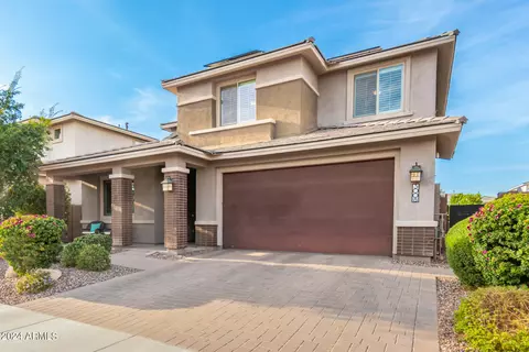 Exterior - 3008 E Sands Dr, Phoenix, AZ 85050 photo 6 of 35