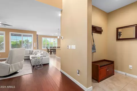Entry Way - 3008 E Sands Dr, Phoenix, AZ 85050 photo 2 of 4