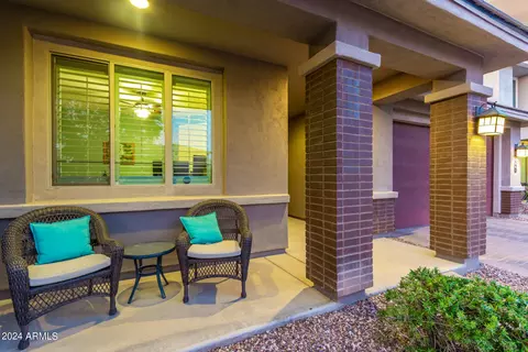 Exterior - 3008 E Sands Dr, Phoenix, AZ 85050 photo 4 of 35