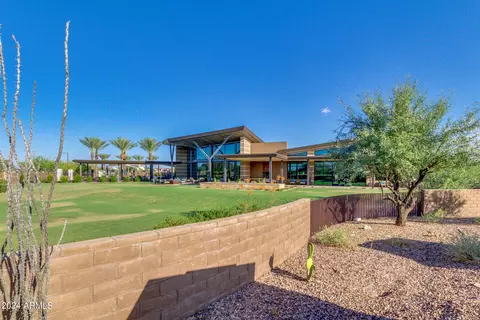 View/Area - 3008 E Sands Dr, Phoenix, AZ 85050 photo 5 of 22