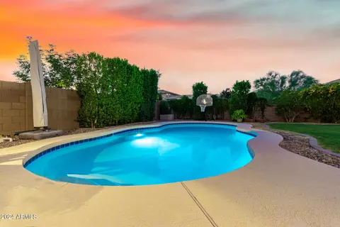 Exterior - 3008 E Sands Dr, Phoenix, AZ 85050 photo 14 of 35