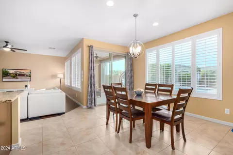 Dining - 3008 E Sands Dr, Phoenix, AZ 85050 photo 2 of 2