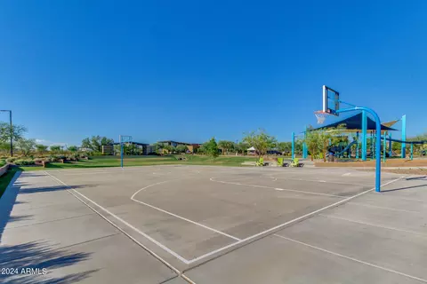 View/Area - 3008 E Sands Dr, Phoenix, AZ 85050 photo 3 of 22