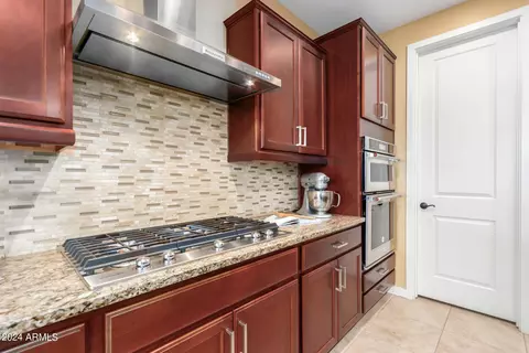 Kitchen - 3008 E Sands Dr, Phoenix, AZ 85050 photo 3 of 3