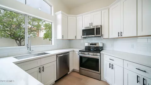 1232 E Angela Dr, Phoenix, AZ 85022 photo 9