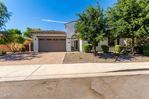 2870 E Iris Dr, Chandler, AZ 85286