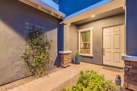 3119 E Cat Balue Dr, Phoenix, AZ 85050 photo 4