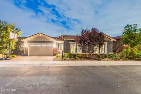 3119 E Cat Balue Dr, Phoenix, AZ 85050