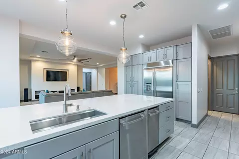 3119 E Cat Balue Dr, Phoenix, AZ 85050 photo 12