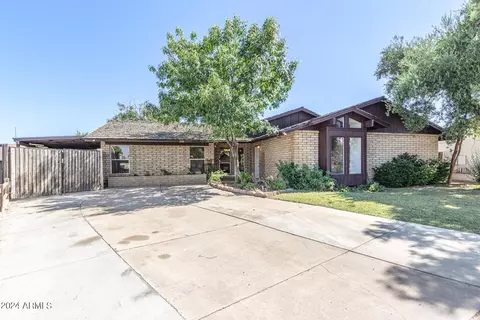 2211 E Granite Cir, Mesa, AZ 85204