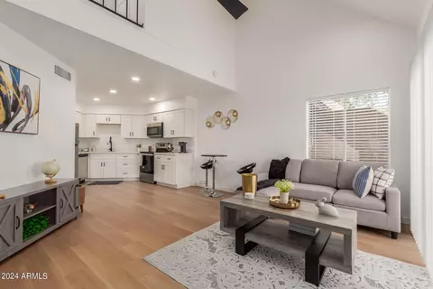 7356 N 43rd Ave, Glendale, AZ 85301