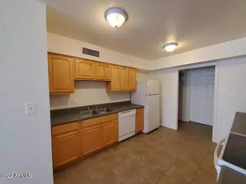 2323 W Fairmount Ave, Phoenix, AZ 85015 photo 4