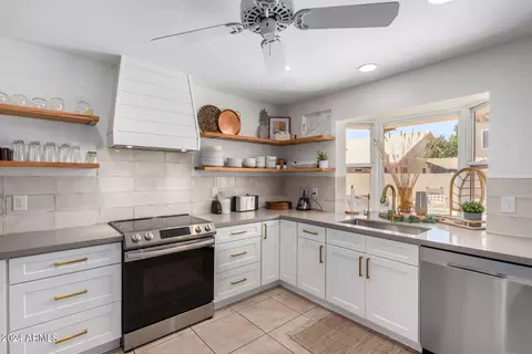 413 E Avenida Sierra Madre --, Gilbert, AZ 85296
