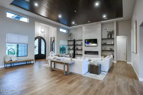 2747 E Lovebird Ln, Gilbert, AZ 85297 photo 8