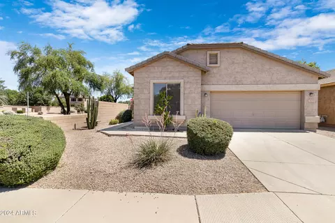 2570 E Hulet Dr, Chandler, AZ 85225