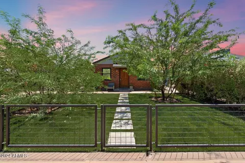 2227 N Edgemere St, Phoenix, AZ 85006