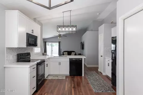 8465 E Clovis Ave, Mesa, AZ 85208 photo 9